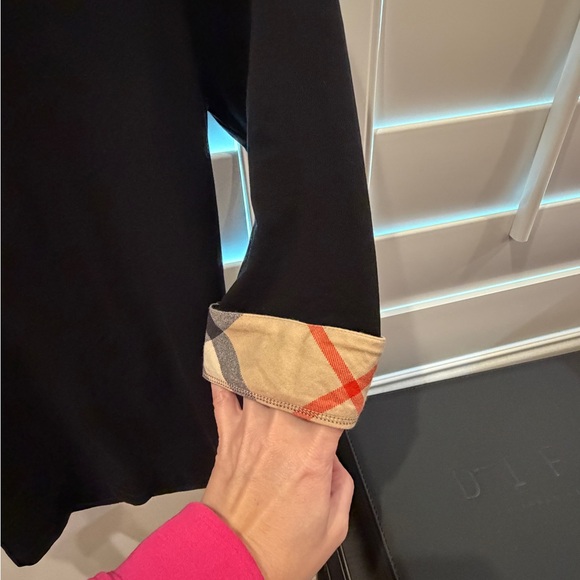 Burberry Scoop Neck Three Quarter Length Sleeve Tee with Checked Cuffs Medium - Picture 7 of 12